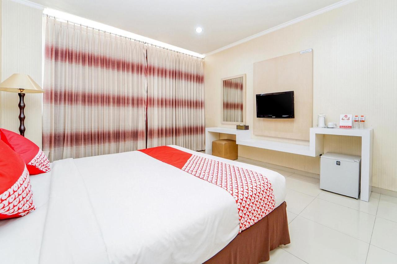 Maumu Hotel & Lounge سورابايا المظهر الخارجي الصورة