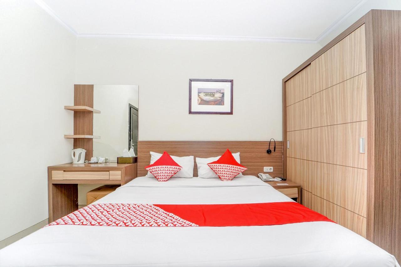 Maumu Hotel & Lounge سورابايا المظهر الخارجي الصورة