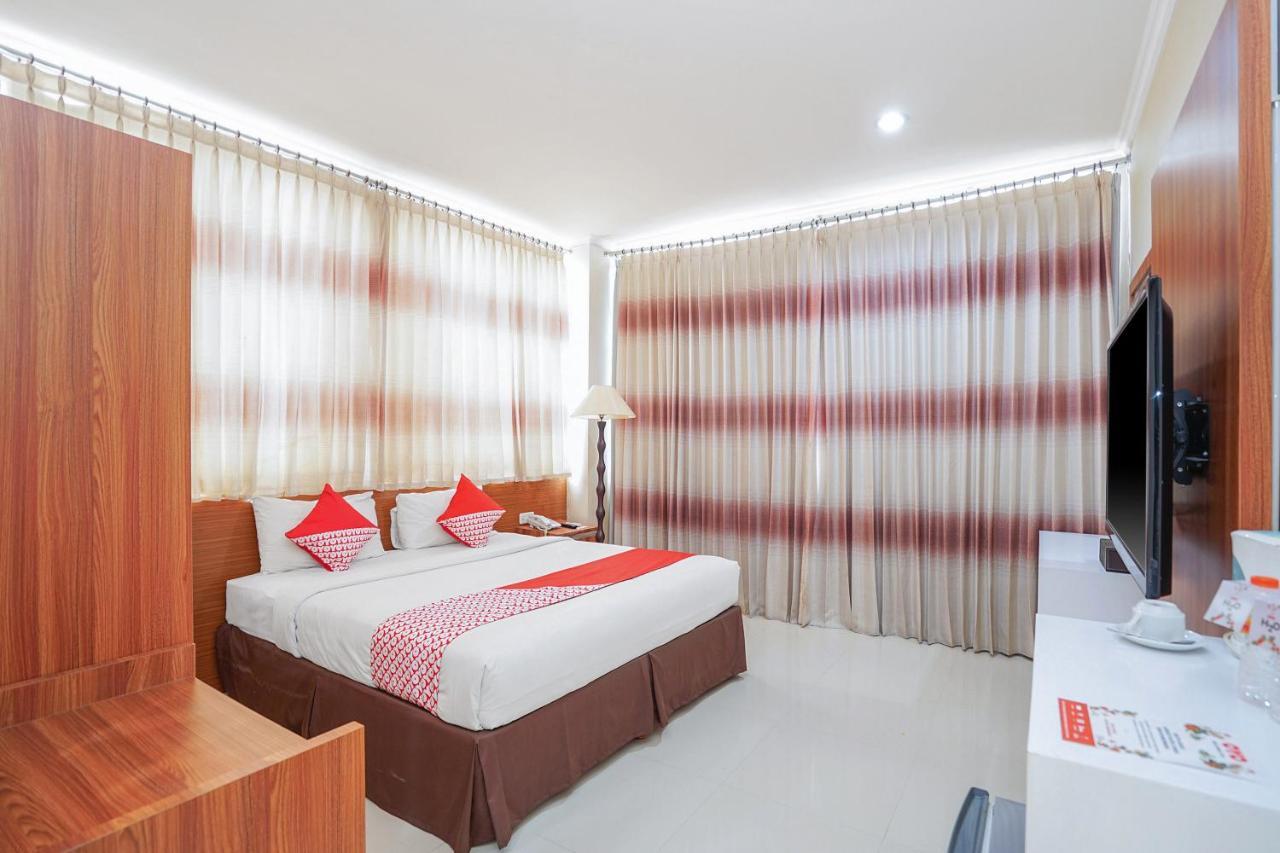 Maumu Hotel & Lounge سورابايا المظهر الخارجي الصورة