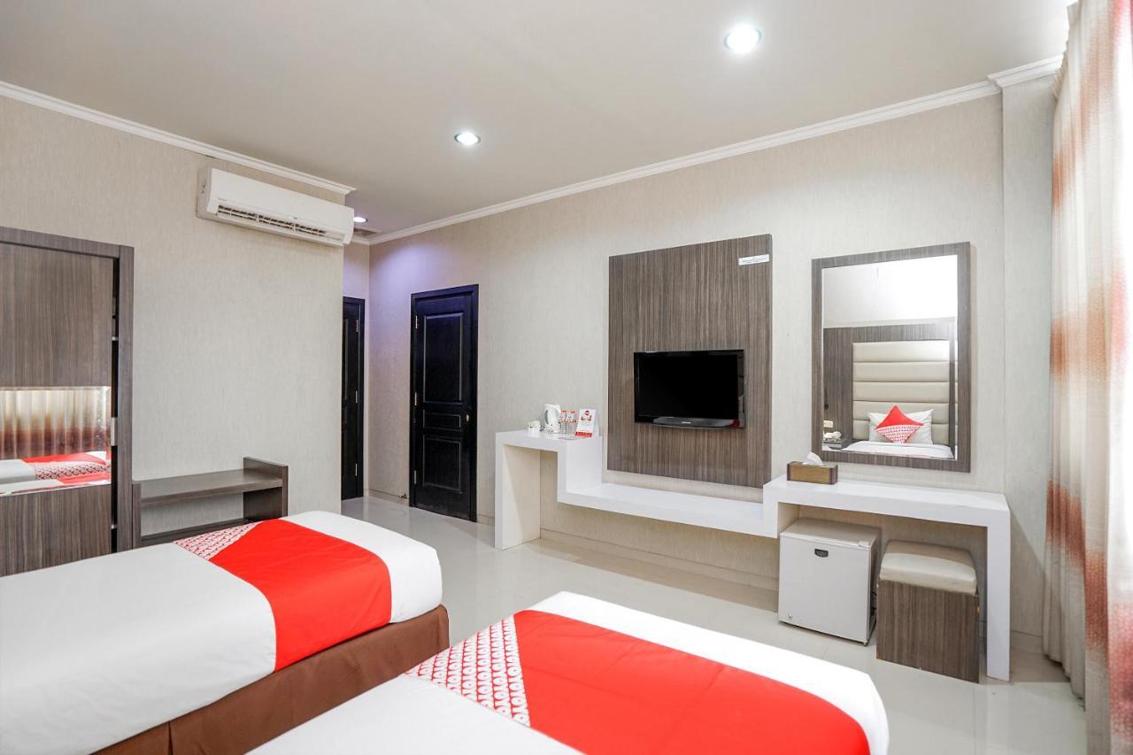 Maumu Hotel & Lounge سورابايا المظهر الخارجي الصورة