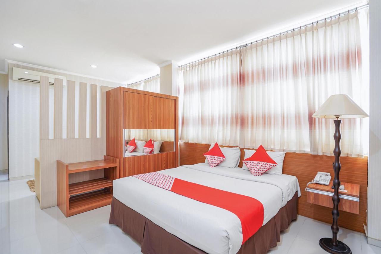 Maumu Hotel & Lounge سورابايا المظهر الخارجي الصورة