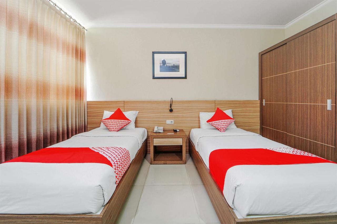 Maumu Hotel & Lounge سورابايا المظهر الخارجي الصورة