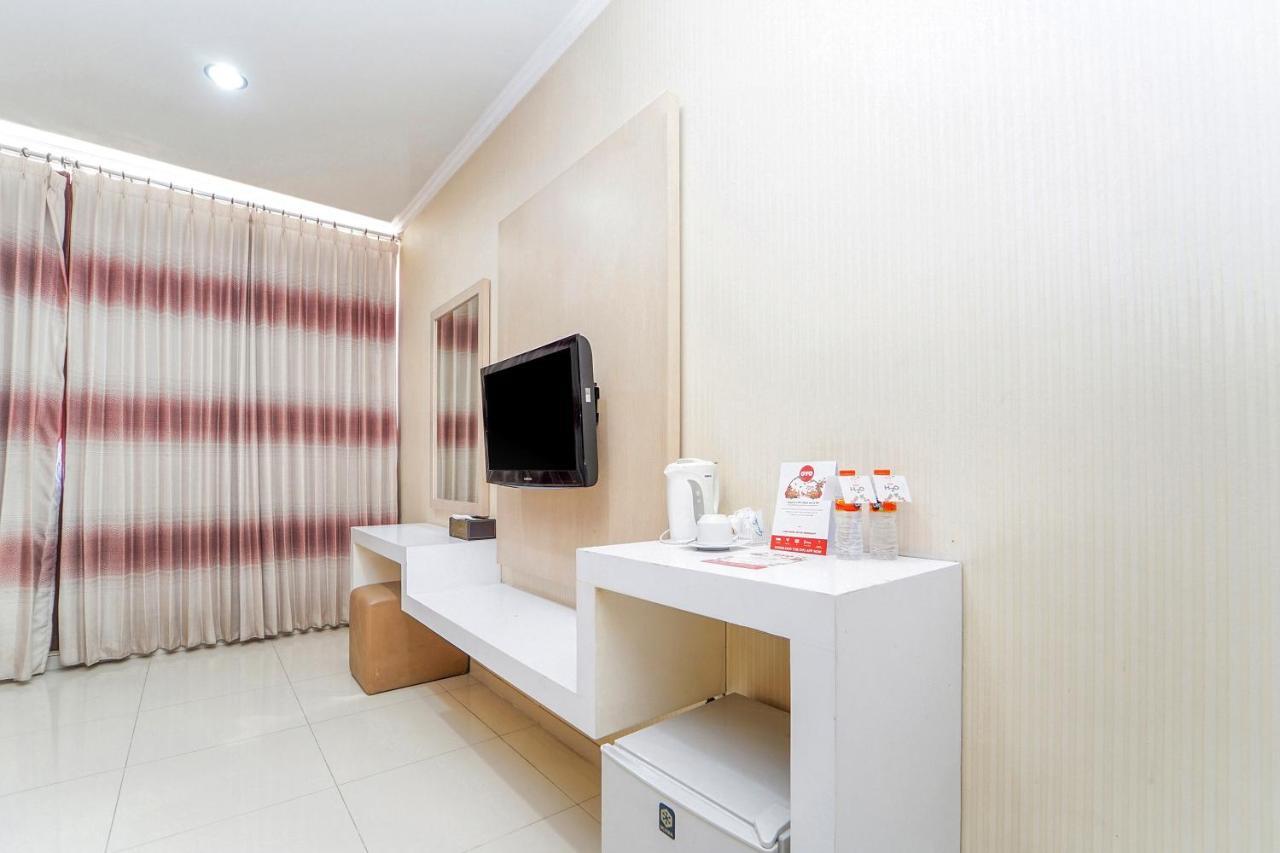 Maumu Hotel & Lounge سورابايا المظهر الخارجي الصورة
