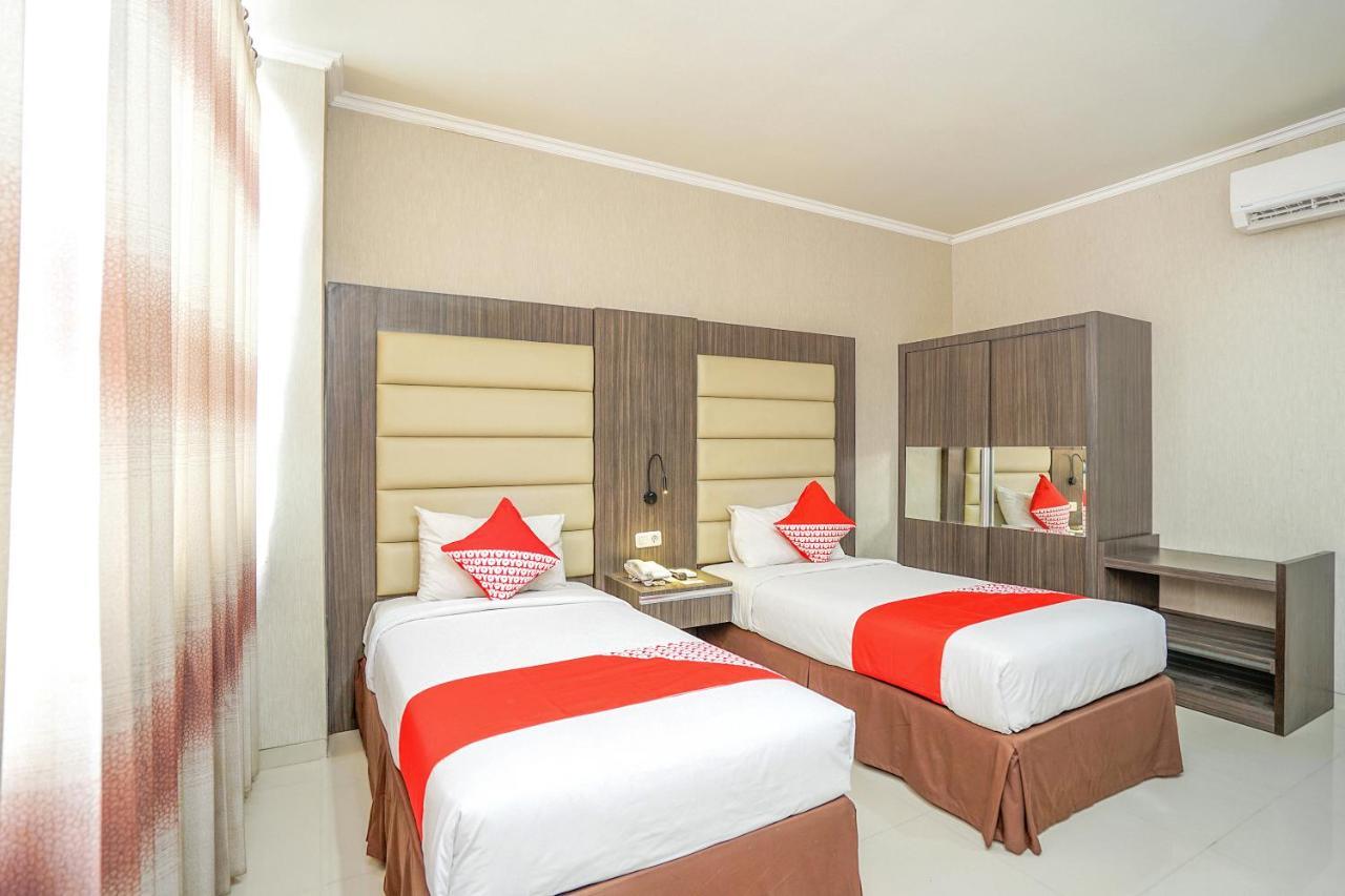Maumu Hotel & Lounge سورابايا المظهر الخارجي الصورة