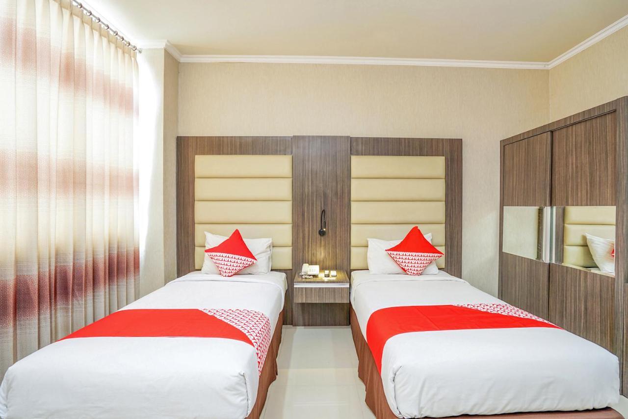 Maumu Hotel & Lounge سورابايا المظهر الخارجي الصورة